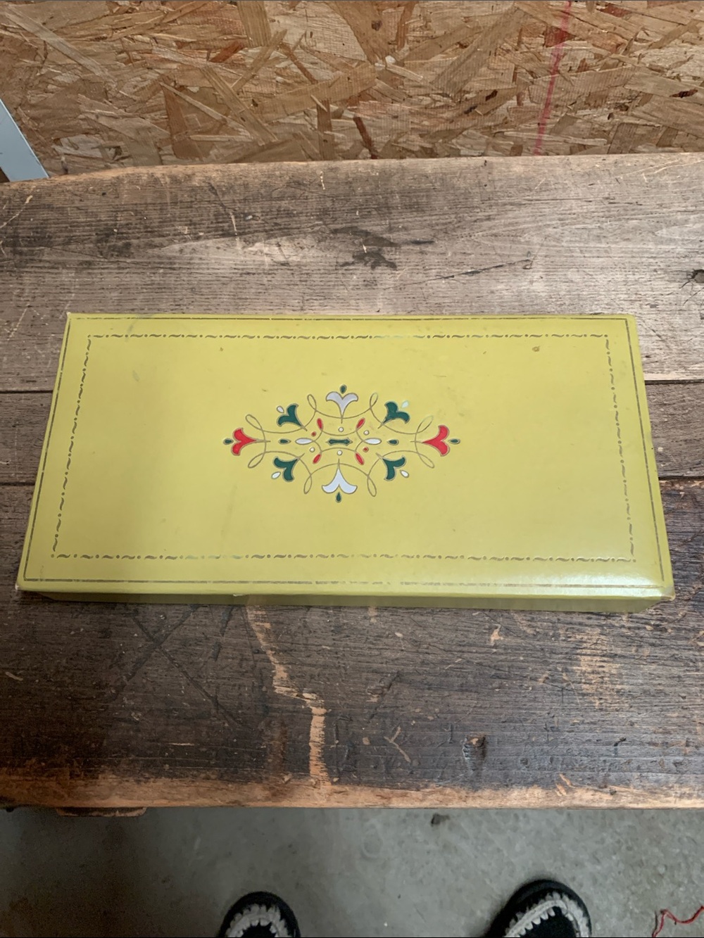 Glove box w/cotton gloves
